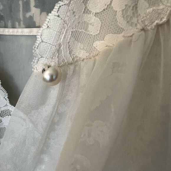 Shadowline vintage lace floral Elegant Sheer White Lace peignoir set. L - Picture 11 of 15